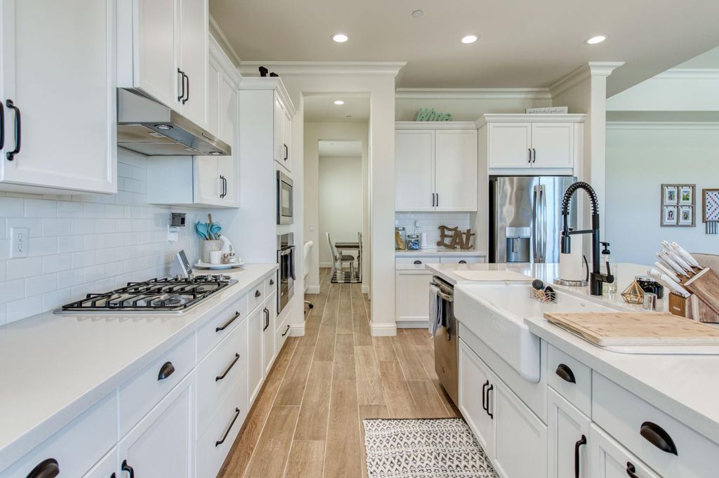 Image 10 of property listing at 3965 Buckingham Avenue, Clovis, CA 93619