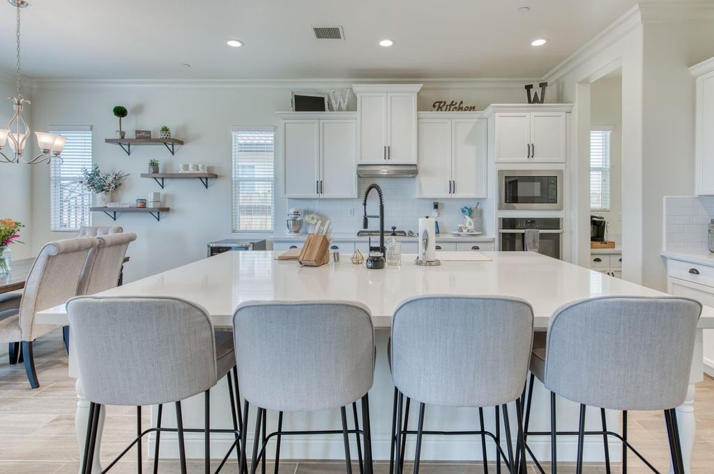 Image 11 of property listing at 3965 Buckingham Avenue, Clovis, CA 93619