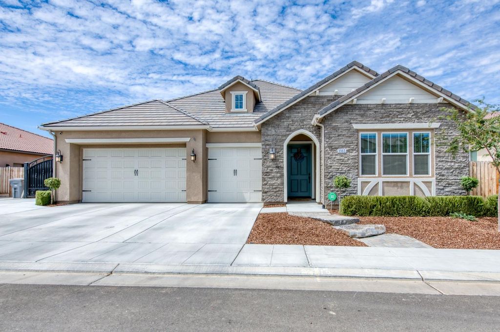 Image 2 of property listing at 3965 Buckingham Avenue, Clovis, CA 93619