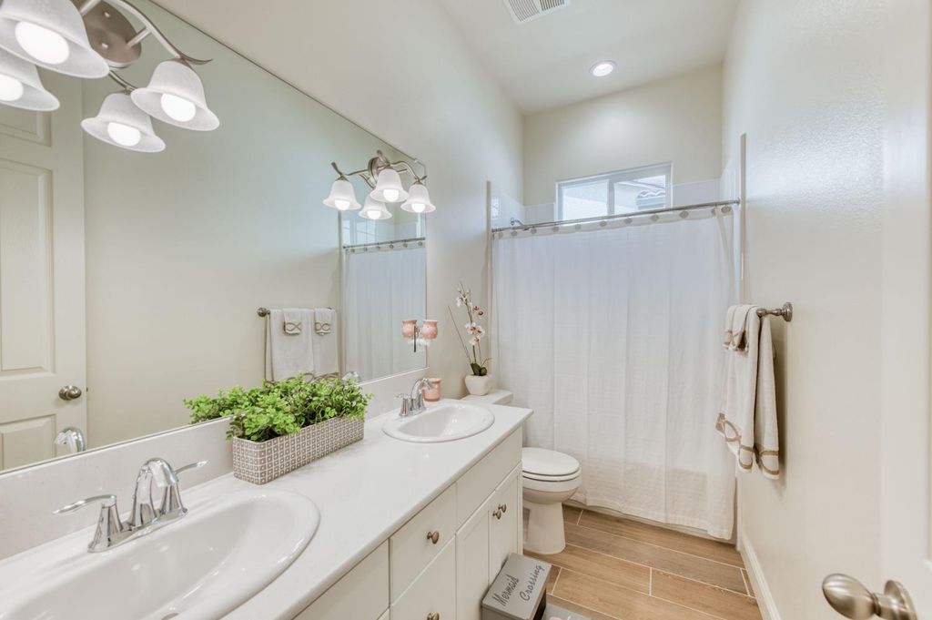 Image 24 of property listing at 3965 Buckingham Avenue, Clovis, CA 93619