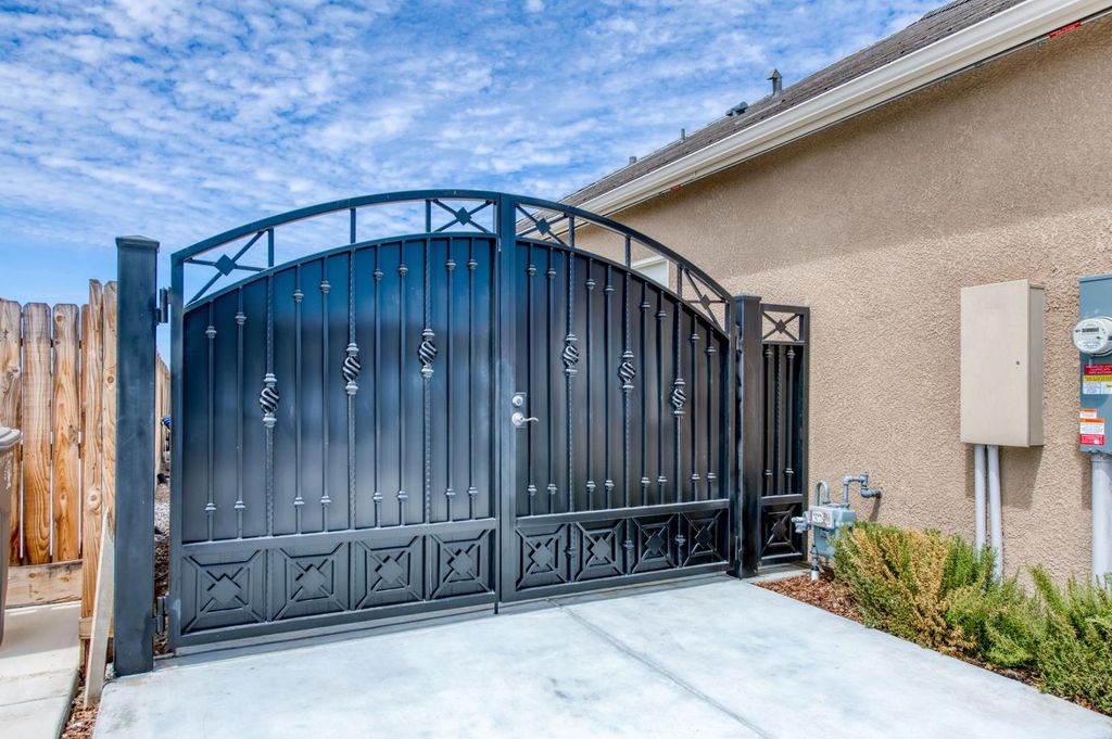 Image 4 of property listing at 3965 Buckingham Avenue, Clovis, CA 93619