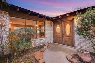 1005 Colorado ST, Smithville, TX 78957