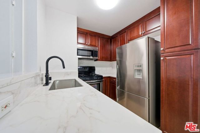 5530 OWENSMOUTH Avenue 133, Woodland Hills, CA 91367