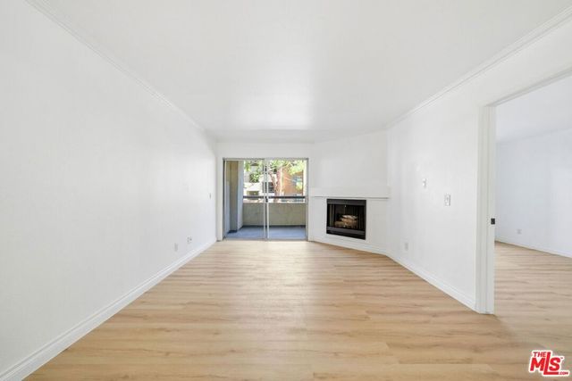 5530 OWENSMOUTH Avenue 133, Woodland Hills, CA 91367