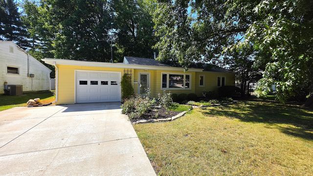 1220 16th Street, Bettendorf, IA 52722