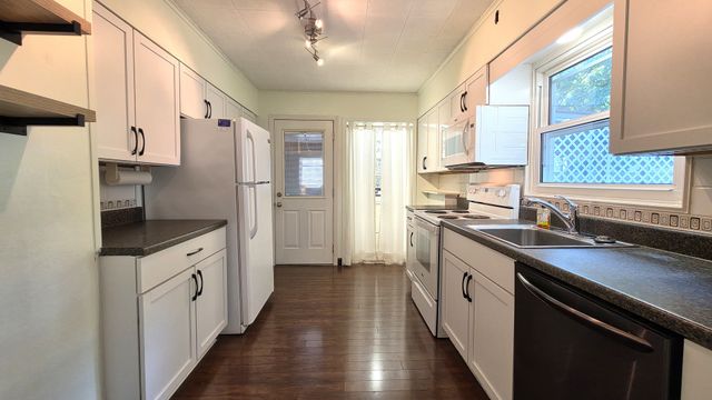 1220 16th Street, Bettendorf, IA 52722