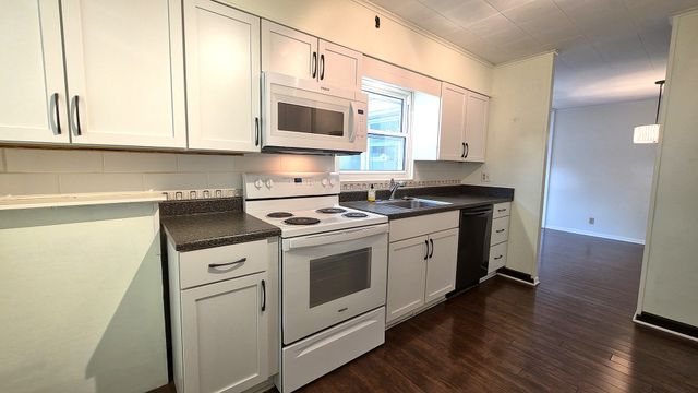 1220 16th Street, Bettendorf, IA 52722