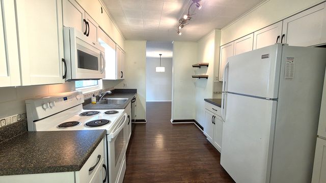 1220 16th Street, Bettendorf, IA 52722