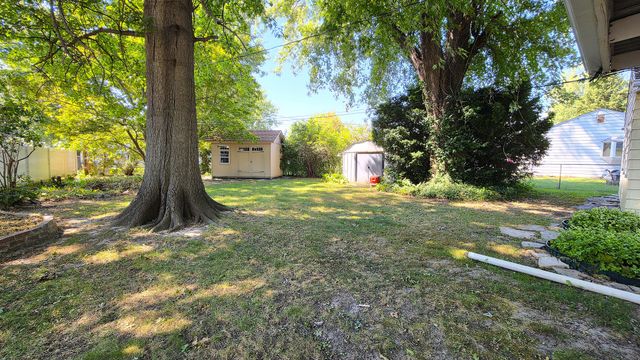 1220 16th Street, Bettendorf, IA 52722