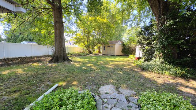 1220 16th Street, Bettendorf, IA 52722
