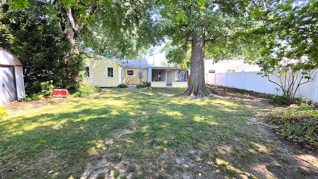 1220 16th Street, Bettendorf, IA 52722