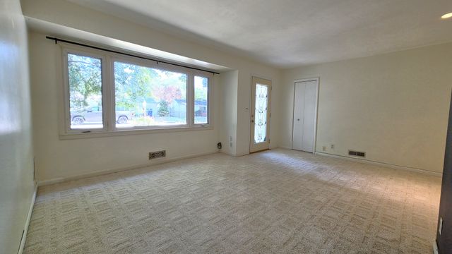 1220 16th Street, Bettendorf, IA 52722
