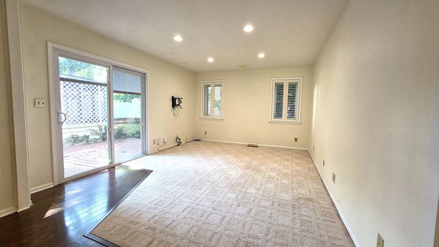 1220 16th Street, Bettendorf, IA 52722