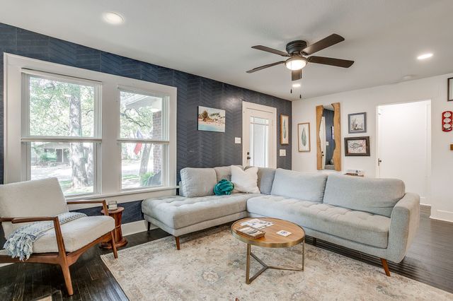 2310 Primrose Avenue, Fort Worth, TX 76111