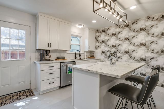 2310 Primrose Avenue, Fort Worth, TX 76111