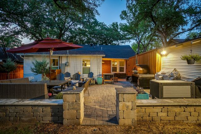 2310 Primrose Avenue, Fort Worth, TX 76111