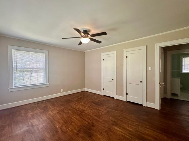 224 MAPLE ST N, Selmer, TN 38375