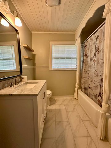 224 MAPLE ST N, Selmer, TN 38375