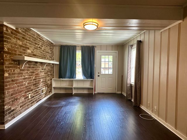 224 MAPLE ST N, Selmer, TN 38375