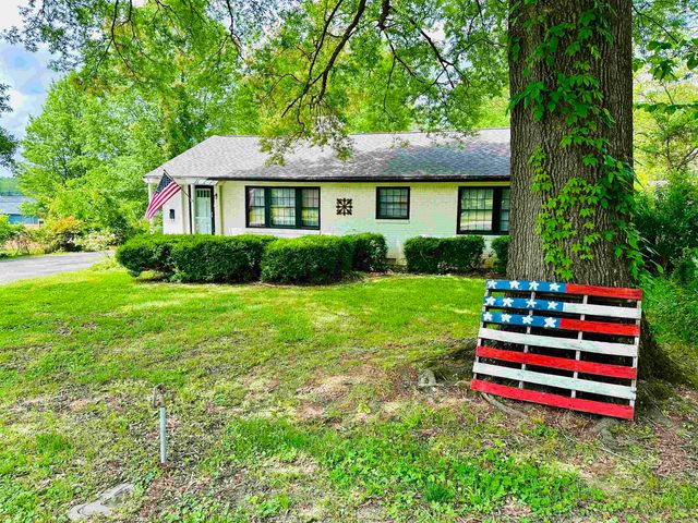 224 MAPLE ST N, Selmer, TN 38375