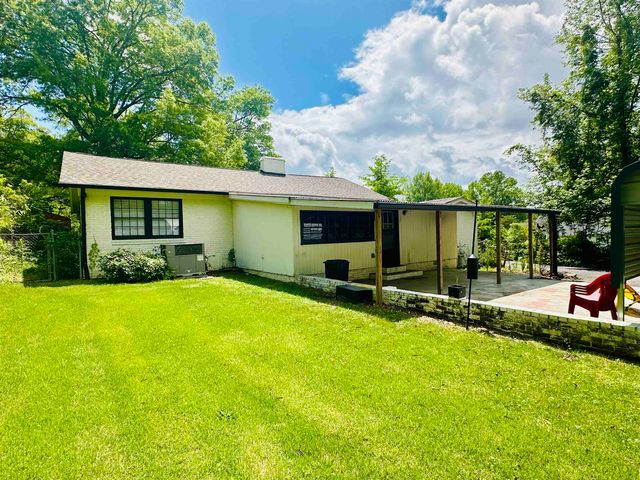 224 MAPLE ST N, Selmer, TN 38375