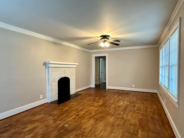 224 MAPLE ST N, Selmer, TN 38375