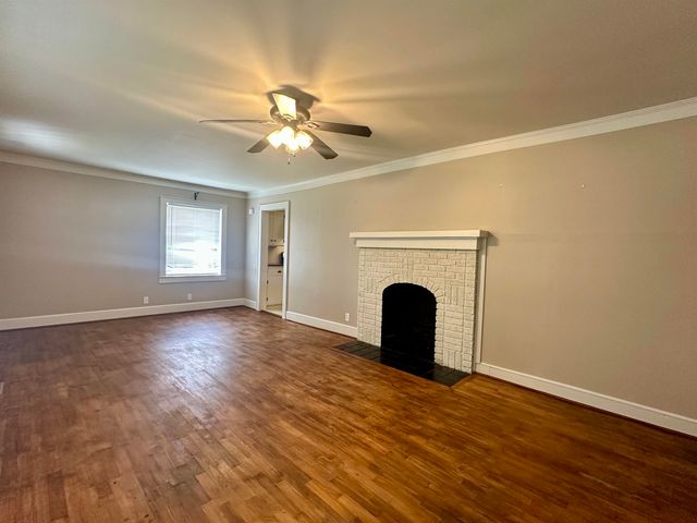 224 MAPLE ST N, Selmer, TN 38375