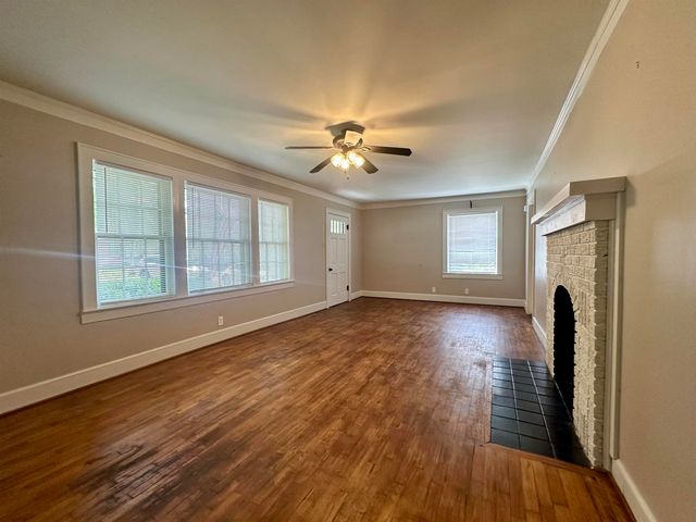 224 MAPLE ST N, Selmer, TN 38375