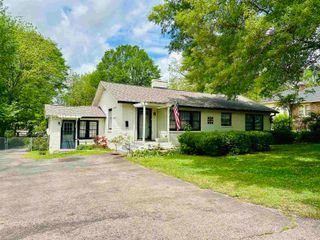 224 MAPLE ST N, Selmer, TN 38375