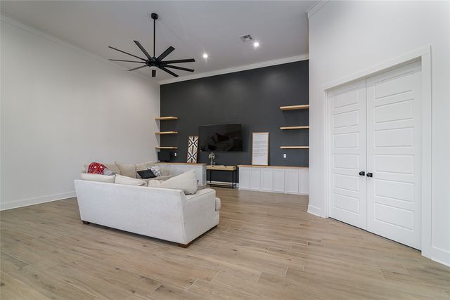 10920 Whispring Path Drive, Shreveport, LA 71106