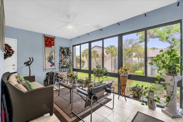 7 ESCONDIDO CIRCLE 72, Altamonte Springs, FL 32701