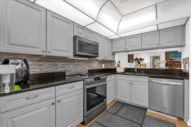 7 ESCONDIDO CIRCLE 72, Altamonte Springs, FL 32701