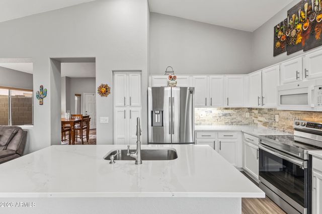 40040 N COURAGE Way, Anthem, AZ 85086