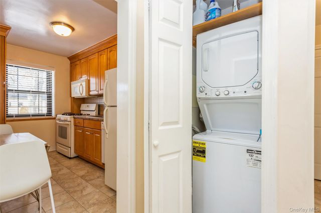 61 Manchester A-21, Eastchester, NY 10709