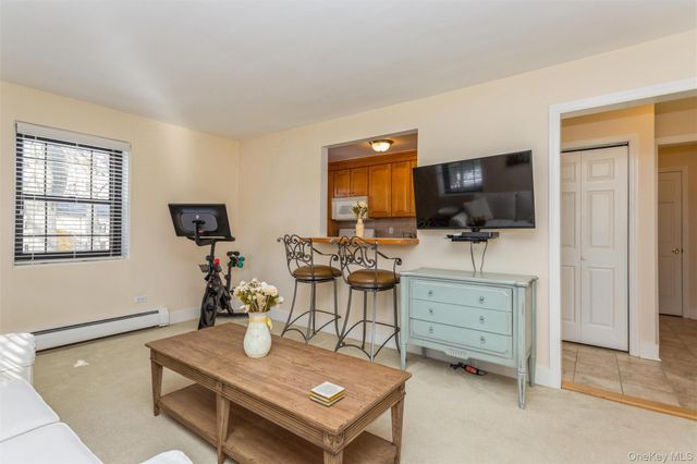 61 Manchester A-21, Eastchester, NY 10709