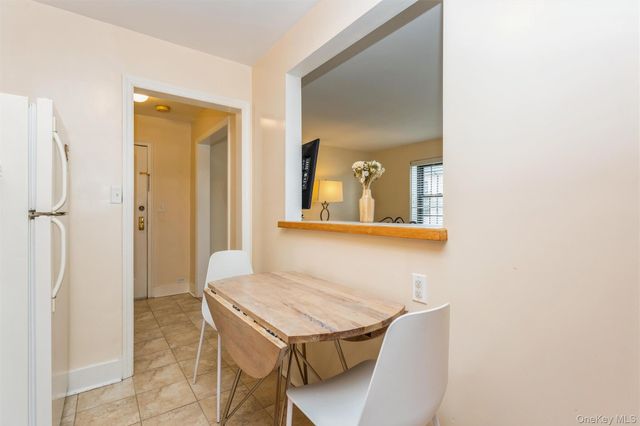 61 Manchester A-21, Eastchester, NY 10709