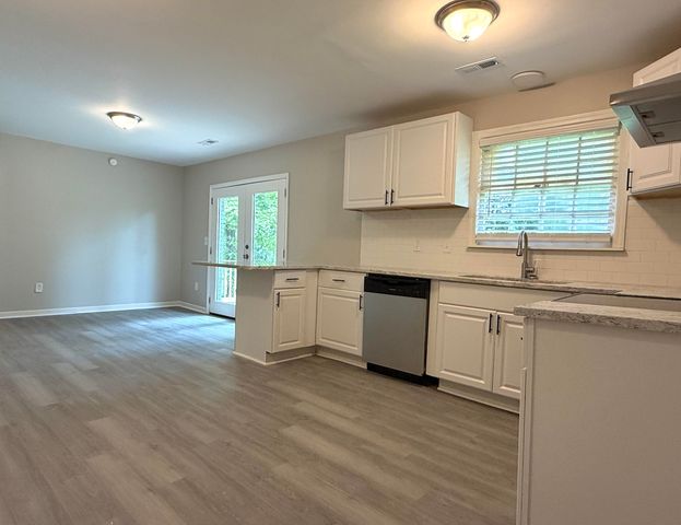 2379 Otranto Road, North Charleston, SC 29406