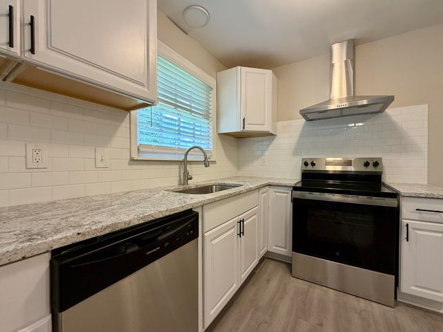 2379 Otranto Road, North Charleston, SC 29406