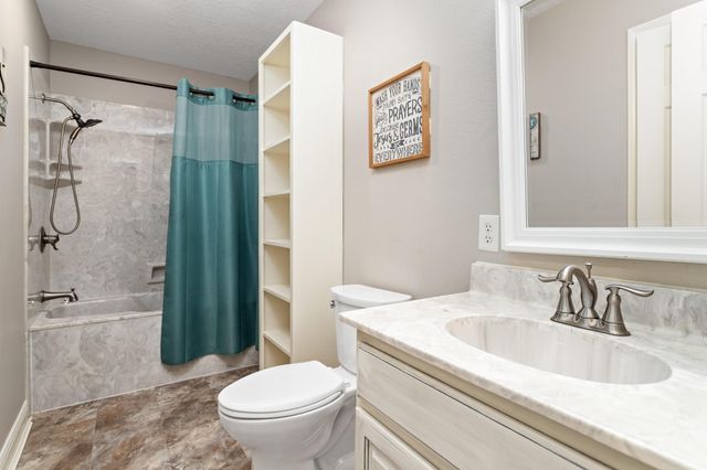 427 Pinemont Drive, Sour Lake, TX 77659