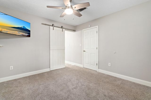 427 Pinemont Drive, Sour Lake, TX 77659