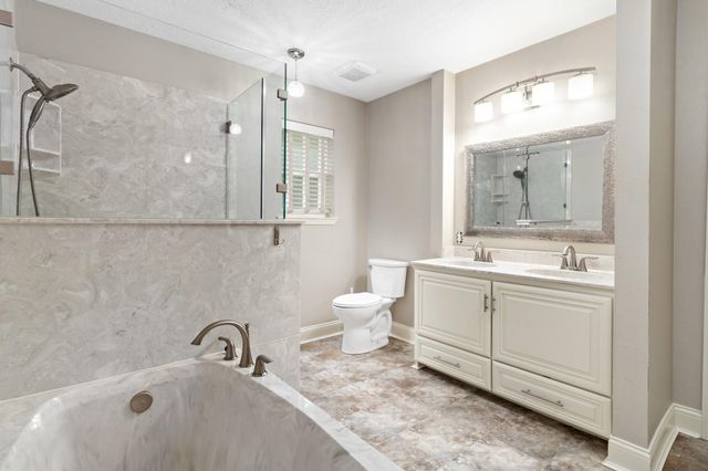 427 Pinemont Drive, Sour Lake, TX 77659