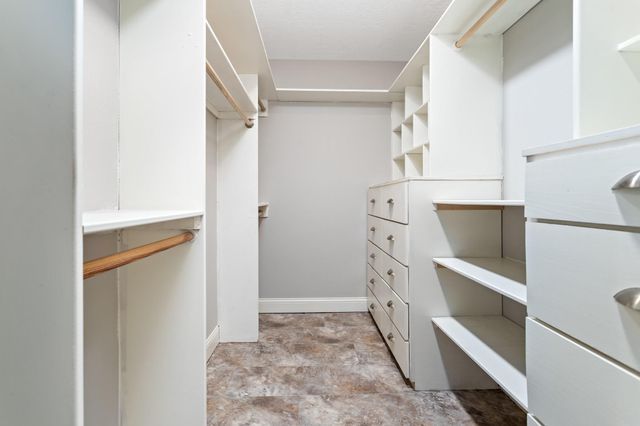 427 Pinemont Drive, Sour Lake, TX 77659