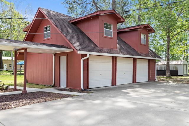 427 Pinemont Drive, Sour Lake, TX 77659