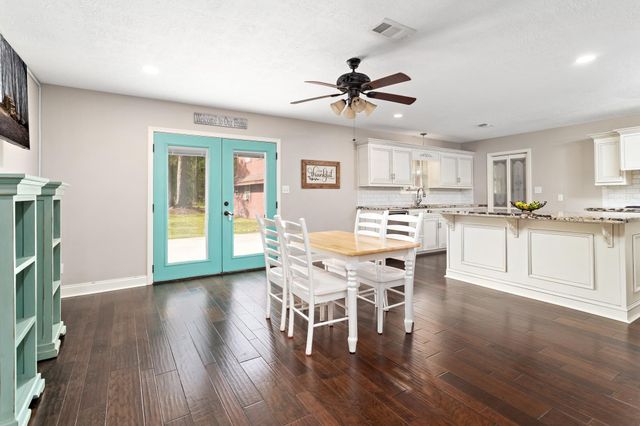 427 Pinemont Drive, Sour Lake, TX 77659