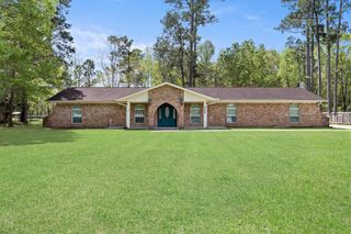 427 Pinemont Drive, Sour Lake, TX 77659
