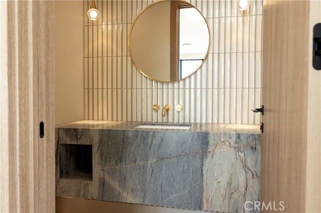 404 16th Street, Manhattan Beach, CA 90266