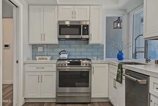 7643 Encino Avenue, Northridge, CA 91325
