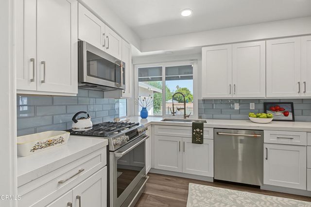 7643 Encino Avenue, Northridge, CA 91325