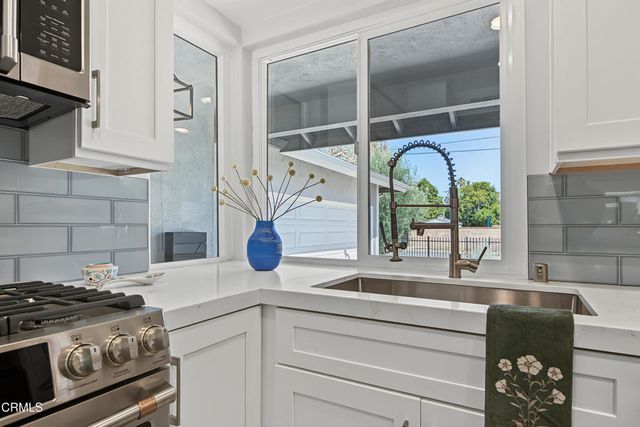 7643 Encino Avenue, Northridge, CA 91325