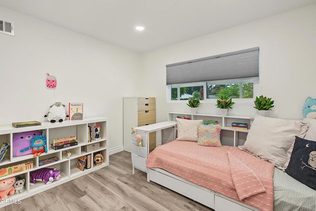 7643 Encino Avenue, Northridge, CA 91325
